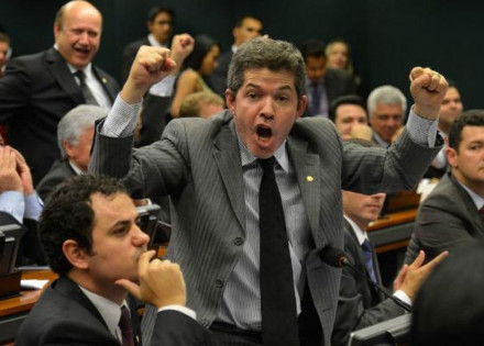 delegado-waldir-permanecera-como-lider-do-psl-na-camara-correio-nogueirense