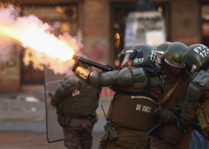 relatorio-registra-mais-de-20-mortos-e-9-mil-pessoas-presas-no-chile-correio-nogueirense