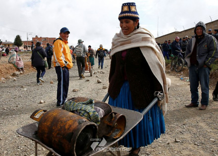 bolivia-transporta-alimentos-por-aviao-para-evitar-desabastecimento-correio-nogueirense
