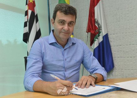 prefeito-de-indaiatuba-assina-decreto-para-emissao-de-cartao-de-atendimento-preferencial-correio-nogueirense