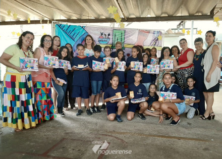 sumare-promove-primeiro-dia-de-lancamento-de-livro-produzido-por-alunos-dos-5os-anos-correio-nogueirense