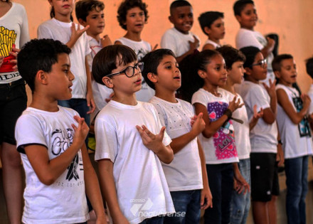 emeb-encerra-ano-letivo-com-festival-bertazzo-em-cosmopolis-correio-nogueirense