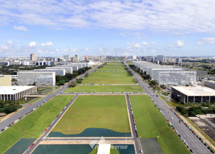 governo-federal-extingue-275-mil-cargos-efetivos-correio-nogueirense