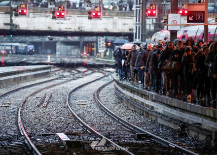 quinto-dia-de-greve-deixa-paris-sem-transporte-publico-e-congestionada-correio-nogueirense