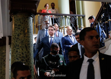 bolsonaro-se-reune-com-crivella-no-rio-para-falar-de-financas-correio-nogueirense