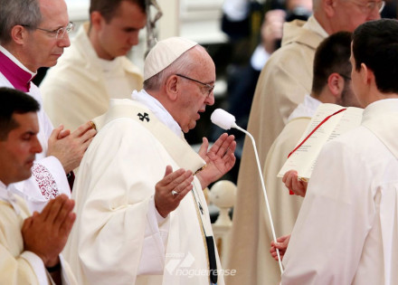 celibato-bento-xvi-rejeita-duas-vocacoes-ao-mesmo-tempo-correio-nogueirense