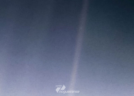 foto-historica-da-terra-palido-ponto-azul-completa-30-anos-correio-nogueirense