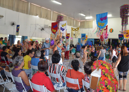 melhor-idade-cai-na-folia-em-sumare-correio-nogueirense