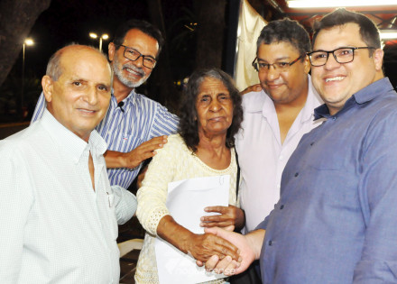 prefeitura-de-americana-entrega-escrituras-para-moradores-do-jardim-dos-lirios-e-do-parque-da-liberdade-correio-nogueirense