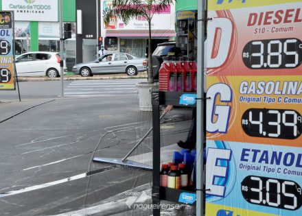 procon-de-americana-realiza-acao-para-orientar-postos-de-combustiveis-sobre-regulamentacao-de-afixacao-de-precos-correio-nogueirense