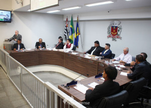 suplente-foi-desconvocado-apos-longa-reuniao-entre-os-vereadores-correio-nogueirense