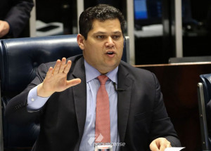 davi-alcolumbre-testa-positivo-para-coronavirus-correio-nogueirense