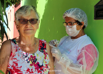 holambra-vacina-quase-metade-da-populacao-idosa-em-3-dias-de-campanha-correio-nogueirense