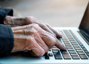 plataforma-digital-beneficia-idosos-que-utilizam-servicos-publicos-correio-nogueirense