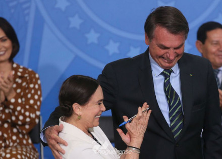 regina-duarte-diz-que-buscara-dialogo-e-pacificacao-no-setor-cultural-correio-nogueirense