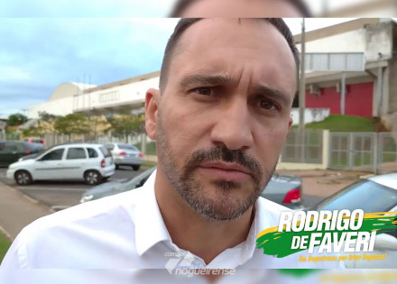 vereador-visita-teatro-abandonado-da-escola-modelo-correio-nogueirense