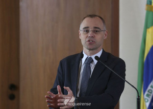 bolsonaro-nomeia-andre-mendonca-para-a-justica-e-ramagem-para-a-pf-correio-nogueirense