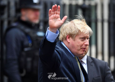 premie-britanico-boris-johnson-e-internado-em-uti-devido-a-covid-19-correio-nogueirense