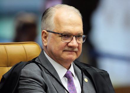 fachin-manda-ao-plenario-pedido-da-pgr-para-suspender-fake-news-correio-nogueirense