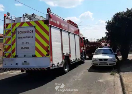 incendio-atinge-casa-e-mobiliza-bombeiros-em-cosmopolis-correio-nogueirense