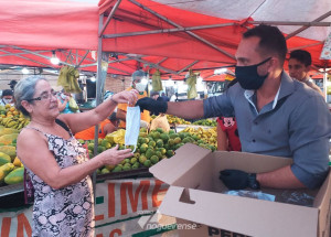 parlamentar-rodrigo-de-faveri-distribui-mascaras-de-tecido-gratuitas-em-artur-nogueira-correio-nogueirense