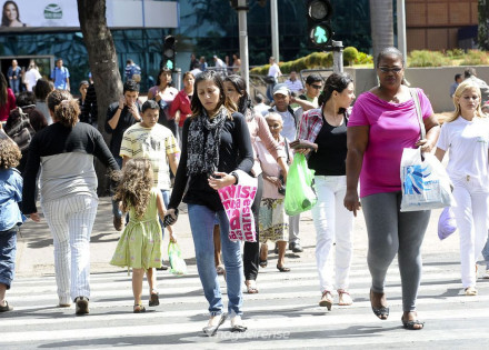 perda-total-ou-em-parte-da-renda-mensal-ja-atingiu-40-dos-brasileiros-correio-nogueirense