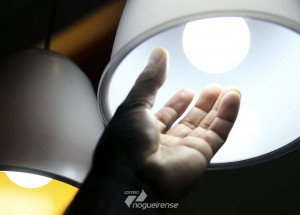 senado-aprova-proibicao-de-corte-de-luz-em-vespera-de-fins-de-semana-correio-nogueirense