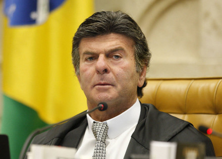 liminar-do-stf-diz-que-militares-nao-podem-intervir-em-outros-poderes-correio-nogueirense