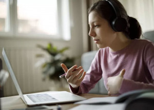 com-digitalizacao-de-salas-de-aula-pandemia-acentua-exclusao-escolar-correio-nogueirense