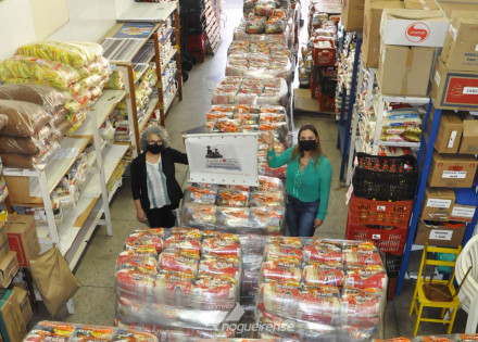 instituto-pague-menos-doa-800-cestas-basicas-ao-fundo-social-de-americana-correio-nogueirense