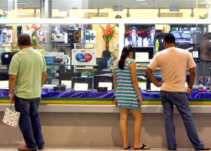 intencao-de-consumo-das-familias-atinge-menor-nivel-em-dez-anos-correio-nogueirense