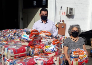 prefeitura-de-sumare-recebe-doacao-de-mais-600-kits-nutricionais-dos-supermercados-pague-menos-correio-nogueirense