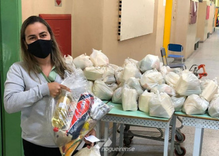 prefeitura-distribui-kits-de-alimentos-para-familias-de-alunos-da-rede-municipal-de-artur-nogueira-correio-nogueirense