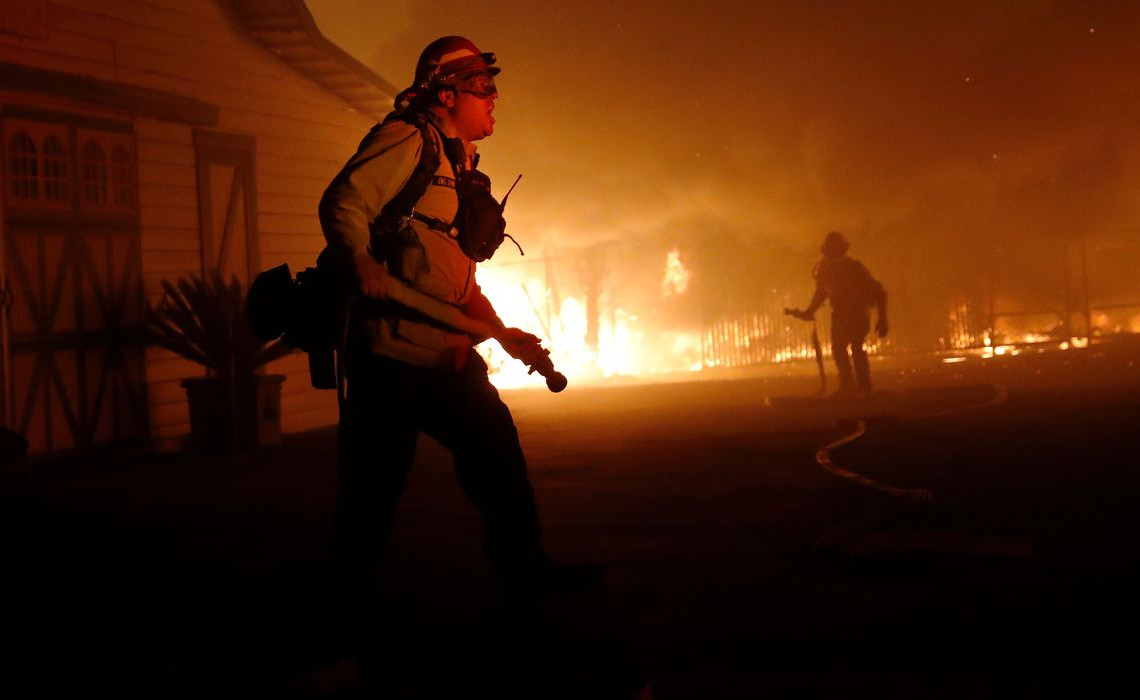 Incêndios florestais avançam na Califórnia