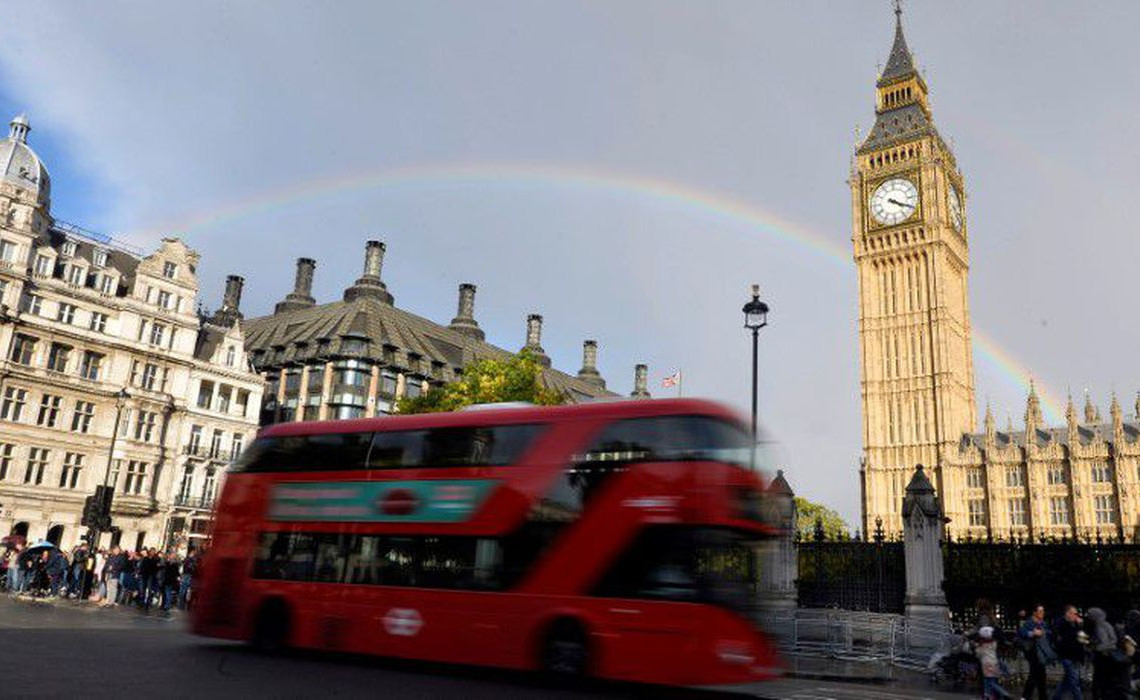 2020-06-02t163559z_1_lynxmpeg511li_rtroptp_3_health-coronavirus-britain-parliament