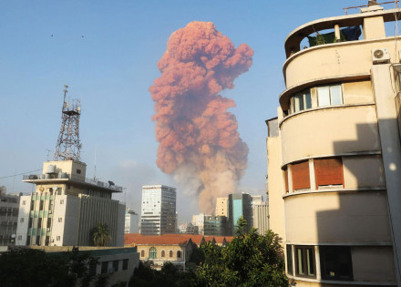 forte-explosao-na-regiao-portuaria-de-beirute-deixa-varios-feridos-correio-nogueirense