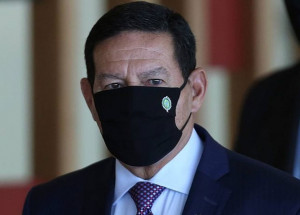 mourao-universitarios-com-condicoes-deviam-pagar-por-ensino-publico-correio-nogueirense