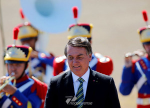 bolsonaro-cumprimenta-populares-em-solenidade-de-7-de-setembro-correio-nogueirense