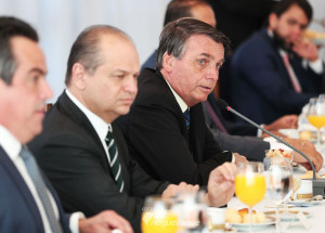 governo-prorroga-auxilio-emergencial-de-r-300-ate-o-fim-do-ano-correio-nogueirense