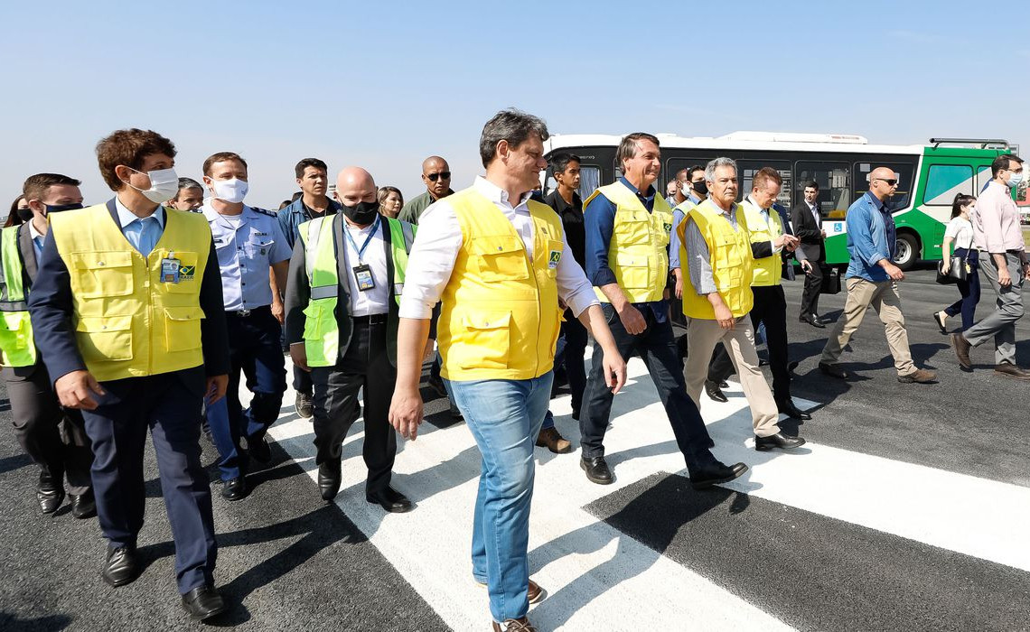 o_presidente_da_republica_jair_bolsonaro_visita_as_obras_de_recuperacao_da_pista_principal_do_aeroporto_de_congonhas20200905_0522_0