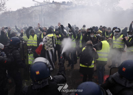 policia-usa-gas-lacrimogeneo-em-retorno-dos-protestos-em-paris-correio-nogueirense