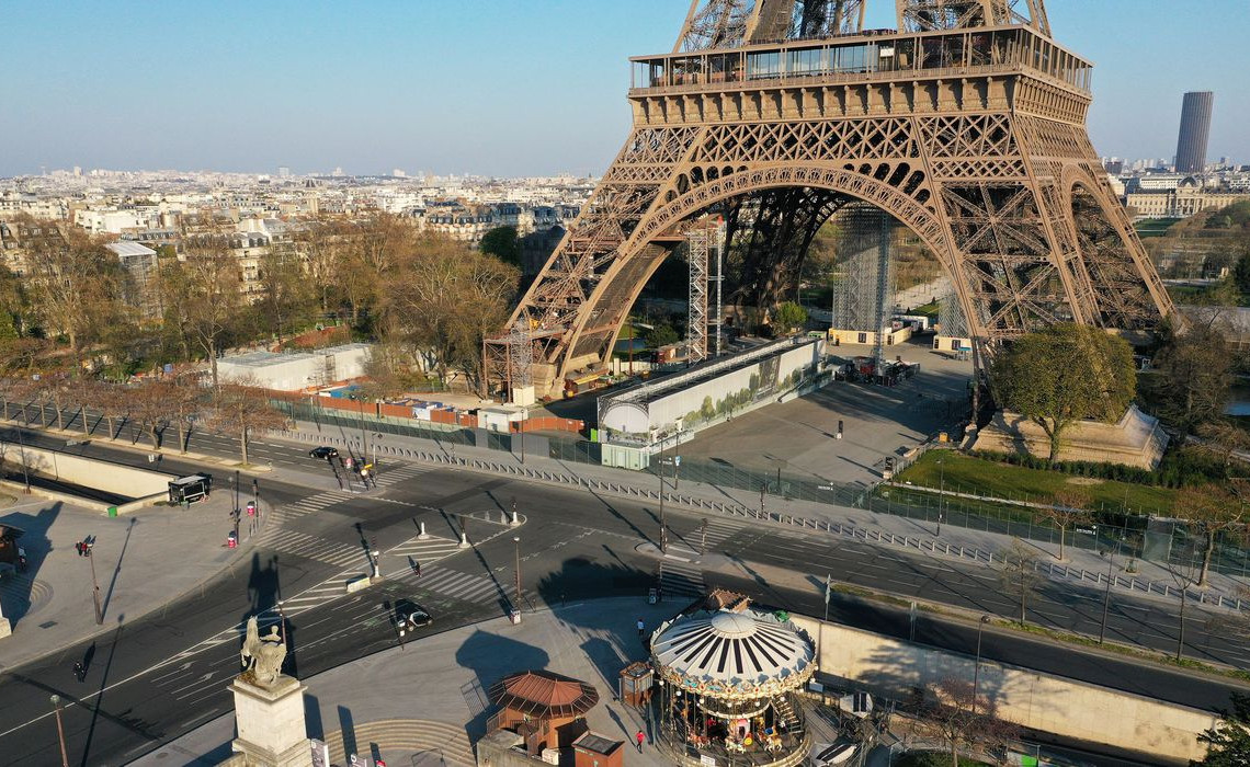 Vista aérea da torre Eiffel, em Paris