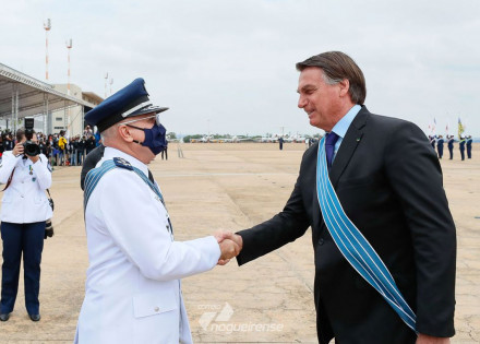bolsonaro-participa-da-comemoracao-ao-dia-do-aviador-e-da-fab-correio-nogueirense