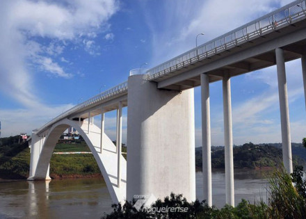 ponte-entre-brasil-e-paraguai-e-reaberta-hoje-correio-nogueirense