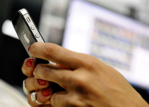 celular-e-a-principal-ferramenta-de-estudo-e-trabalho-na-pandemia-correio-nogueirense