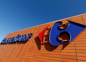 2019-06-23t095332z-1579554372-rc12e5be9b80-rtrmadp-3-carrefour-m-a-suning-com