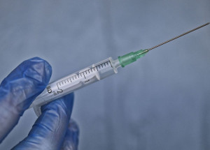 Vacina, vacinação,seringa, covid 19