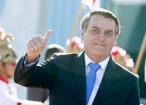 bolsonaro-viaja-ao-guaruja-para-passar-o-feriado-do-ano-novo-correio-nogueirense