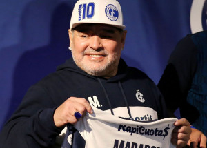container-esquecido-pode-ser-bau-do-tesouro-de-artigos-de-maradona-correio-nogueirense