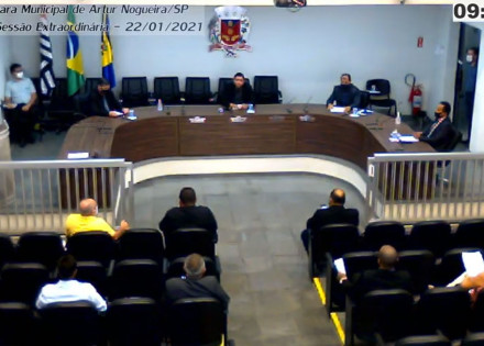 com-mascaras-e-distanciamento-vereadores-aprovam-projetos-em-sessao-extraordinaria-na-camara-de-artur-nogueira-correio-nogueirense